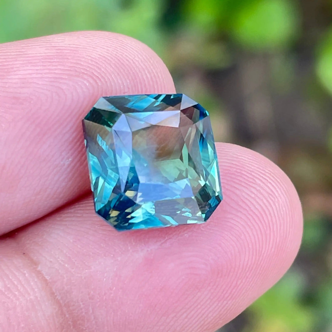 Parti Sapphire 9.05 CT  GEMSTONES