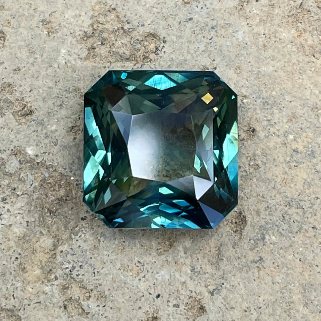 Parti Sapphire 9.05 CT  GEMSTONES