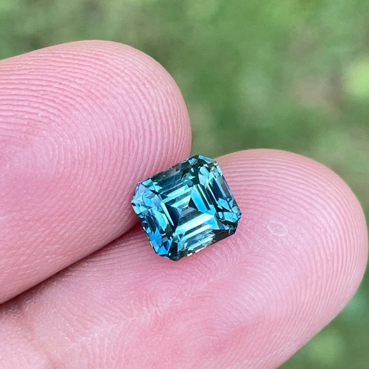 Parti Sapphire l 1.77 CT  GEMSTONES