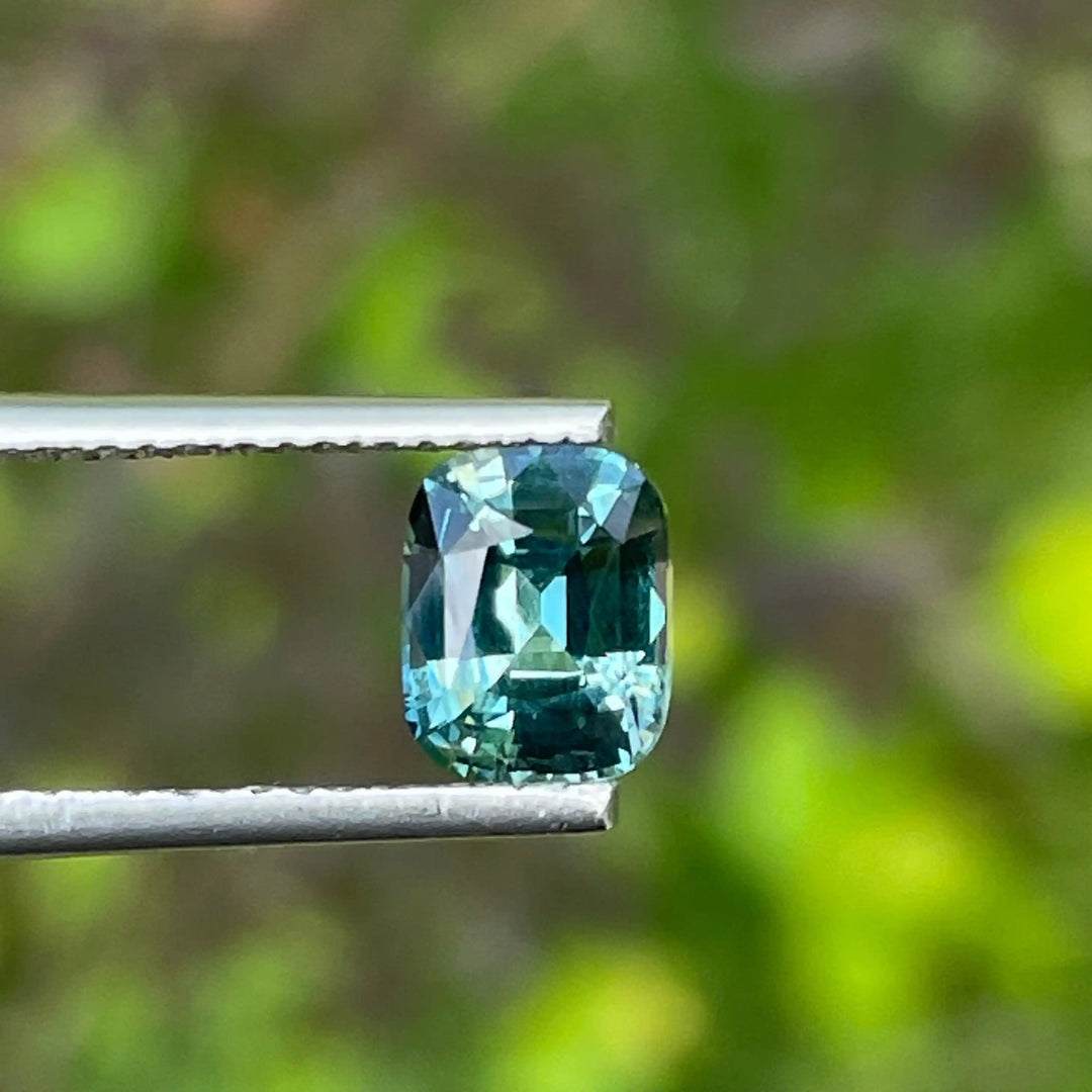 TEAL SAPPHIRE 1.60 CT  GEMSTONES