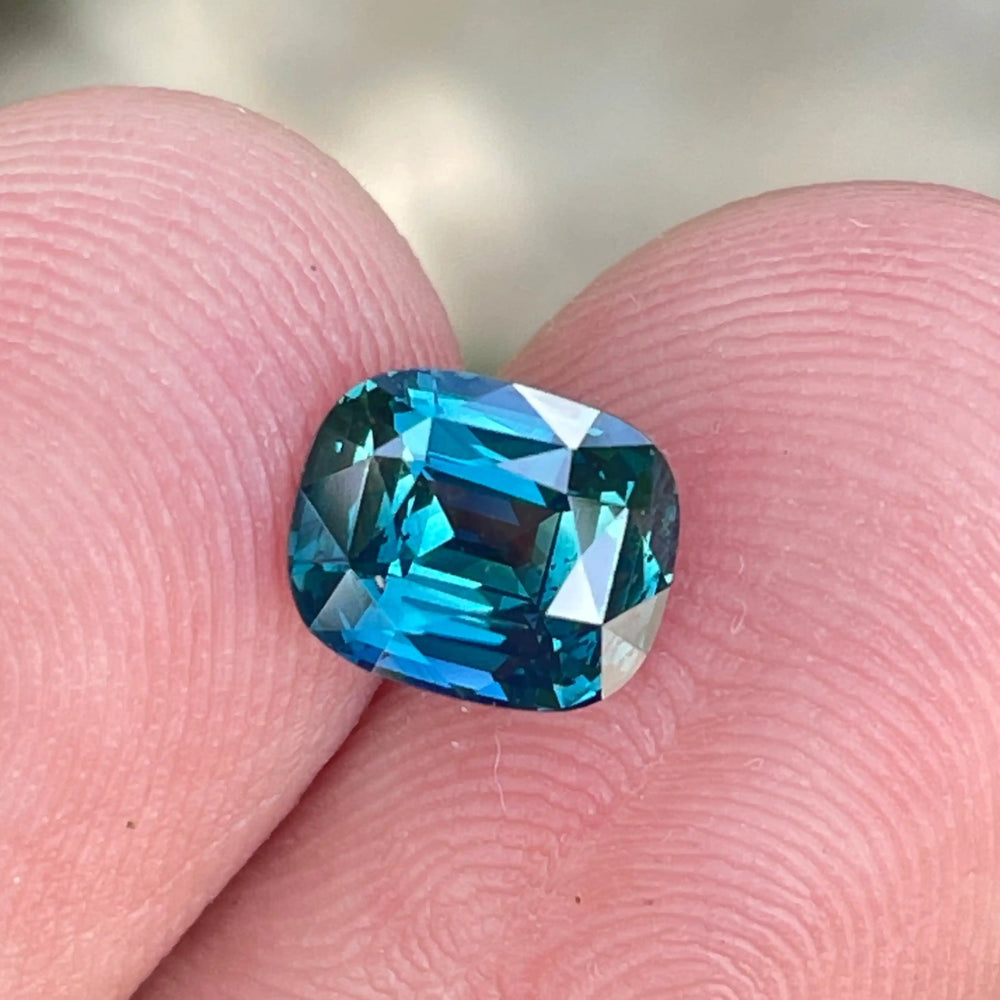 TEAL SAPPHIRE 1.65 Ct  GEMSTONES