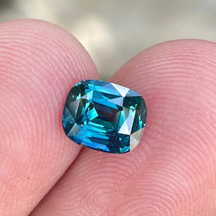 TEAL SAPPHIRE 1.65 Ct  GEMSTONES