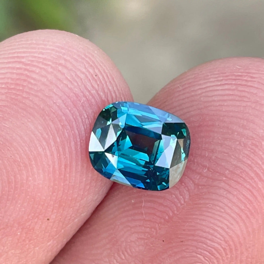 TEAL SAPPHIRE 1.65 Ct  GEMSTONES