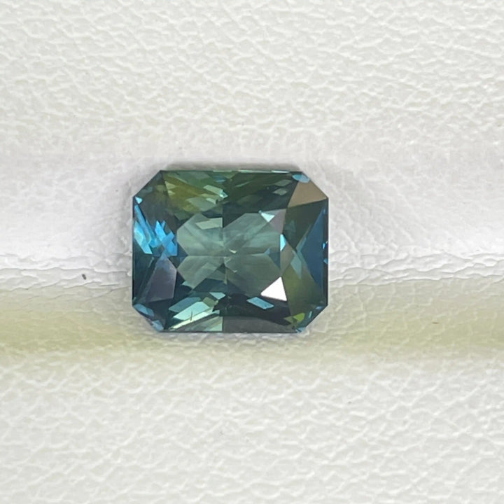 TEAL SAPPHIRE 1.86 CT 1.86 Ct / Blue l Green / Natural Corundum Sapphire GEMSTONES
