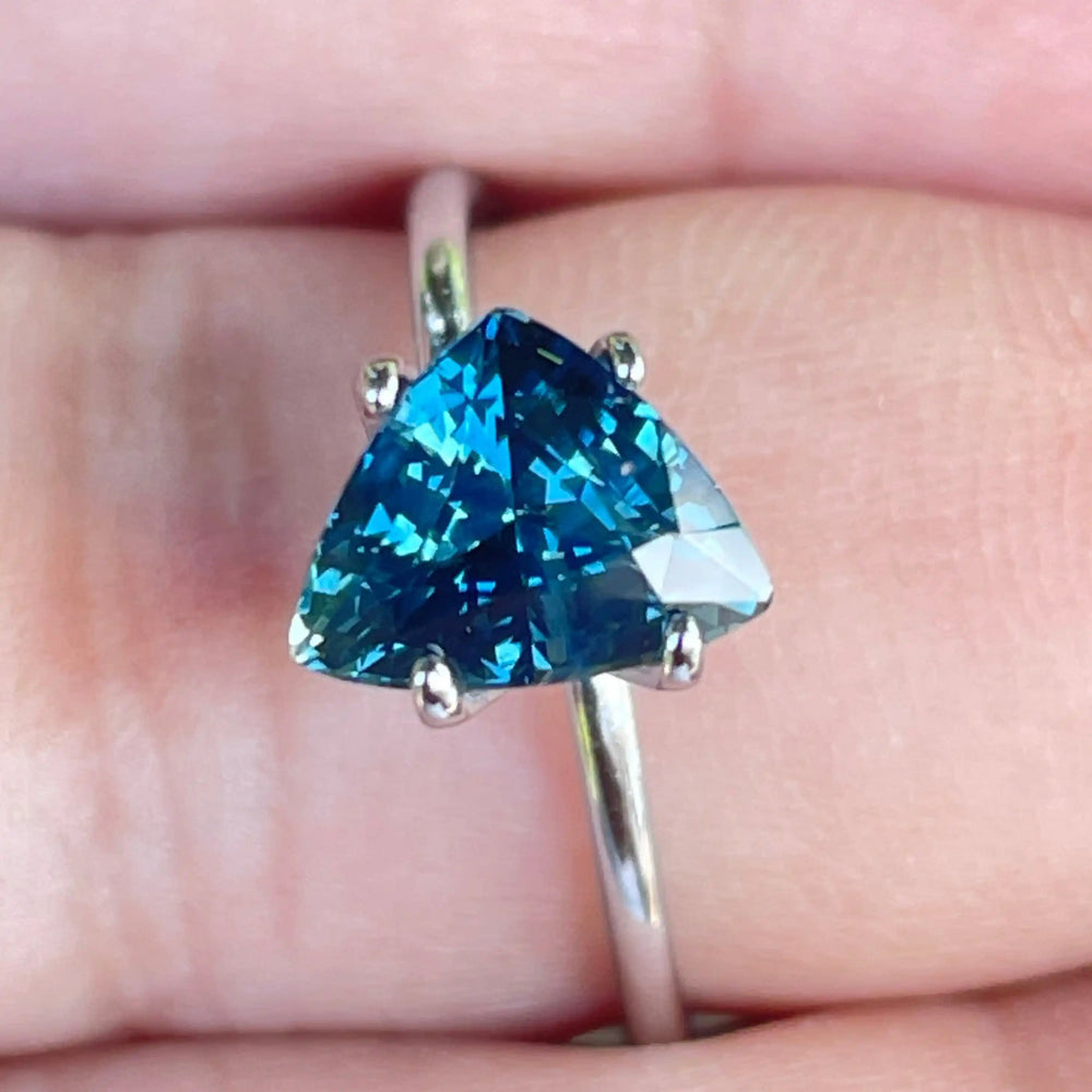 TEAL SAPPHIRE 2.08 CT  GEMSTONES