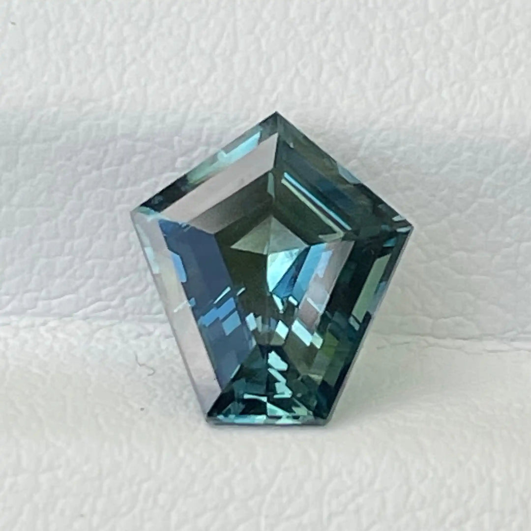 TEAL SAPPHIRE 2.36 CT  GEMSTONES