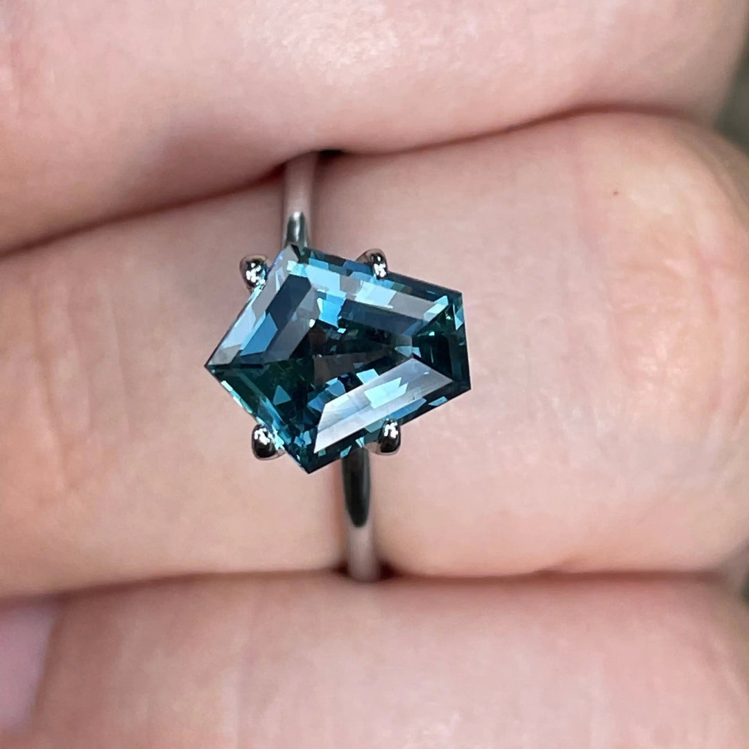 TEAL SAPPHIRE 2.36 CT  GEMSTONES