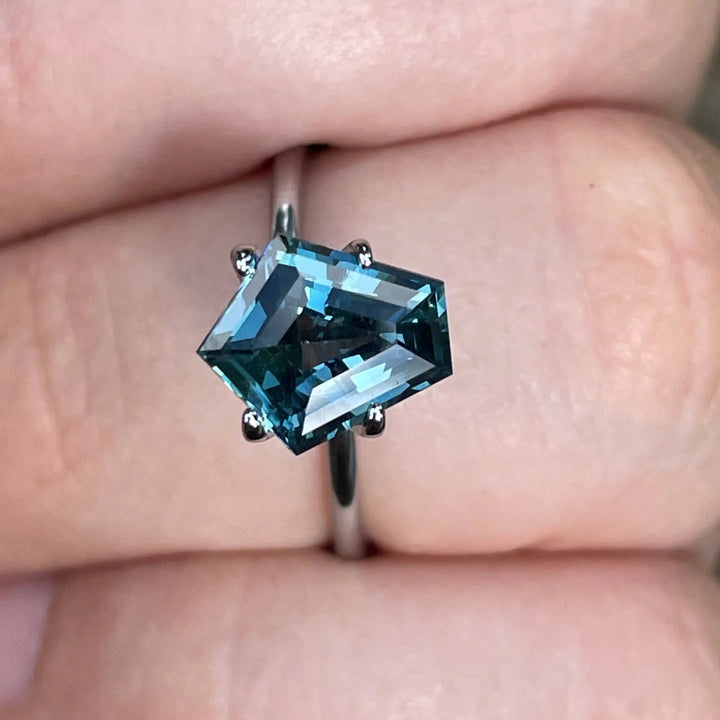 TEAL SAPPHIRE 2.36 CT  GEMSTONES
