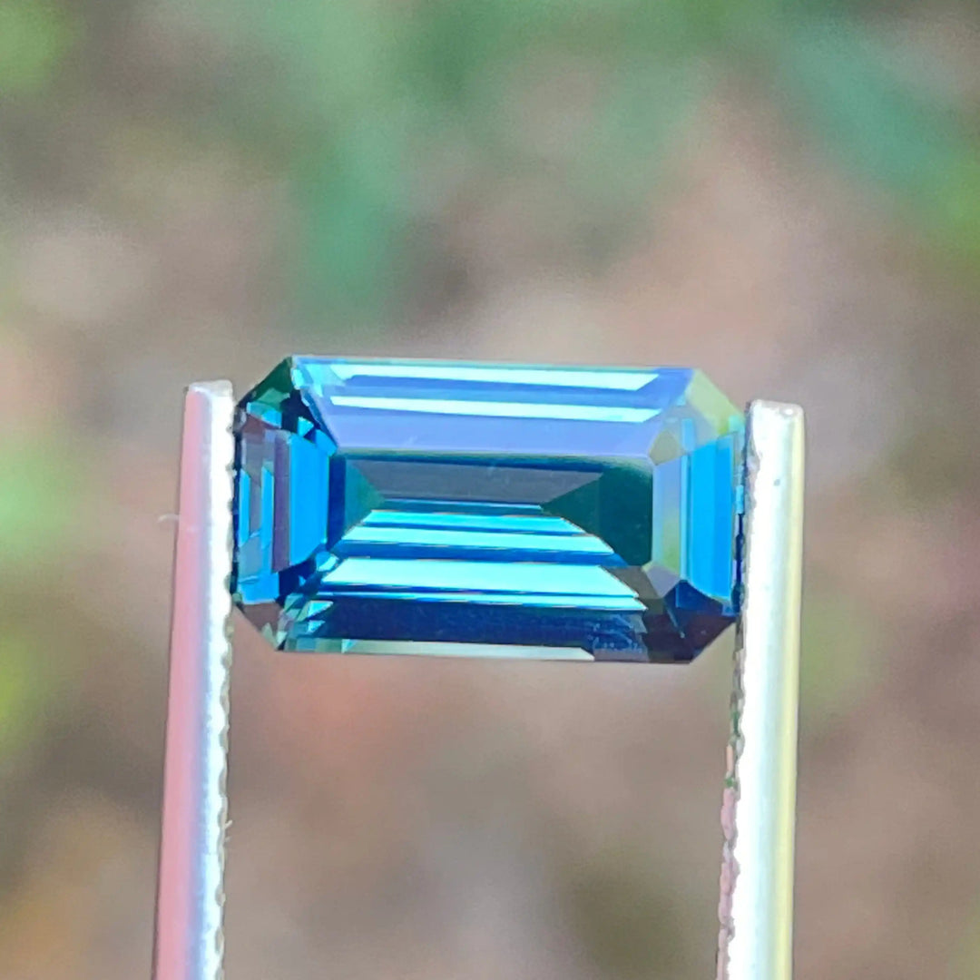 TEAL SAPPHIRE 2.59 CT 2.59 CT / Blue l Green / Natural Corundum Sapphire GEMSTONES
