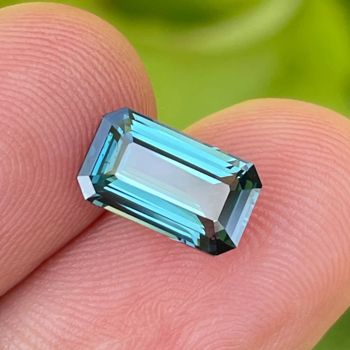 TEAL SAPPHIRE 2.59 CT  GEMSTONES