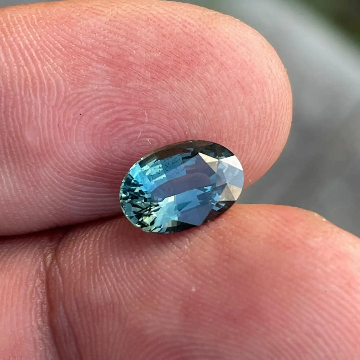 TEAL SAPPHIRE 2.60 CT  GEMSTONES