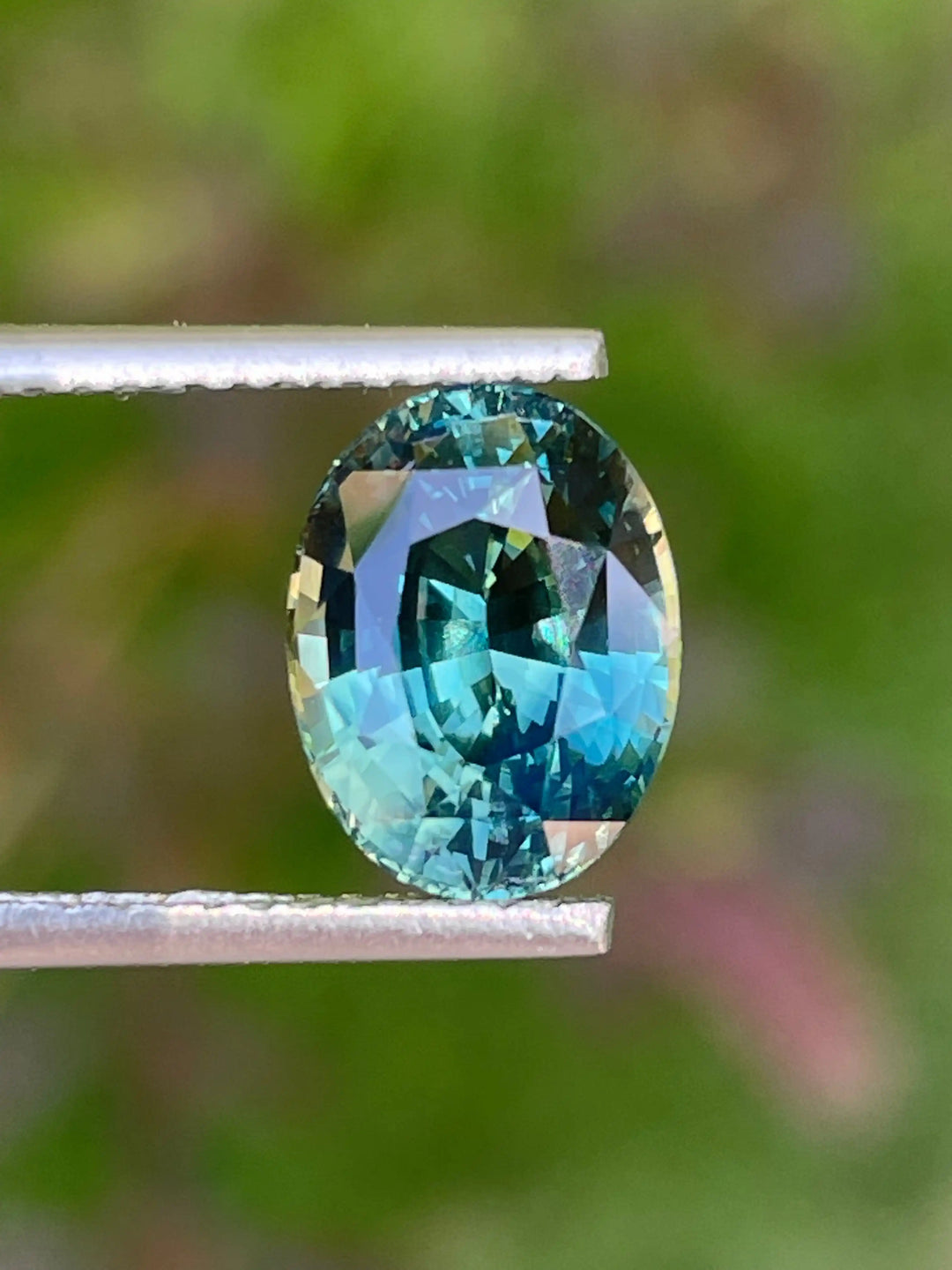TEAL SAPPHIRE 3.65 CT  GEMSTONES