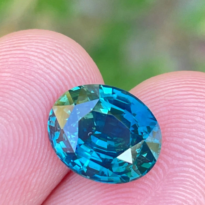 TEAL SAPPHIRE 4.10 CT  GEMSTONES