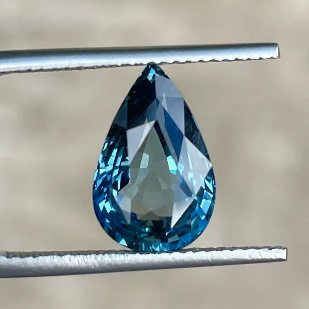 TEAL SAPPHIRE 5.60 CT  GEMSTONES