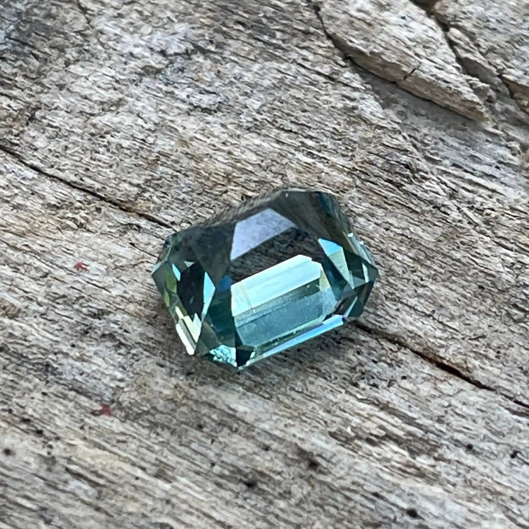 Teal Sapphire  1.05 Ct  GEMSTONES