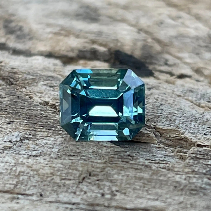 Teal Sapphire  1.05 Ct  GEMSTONES