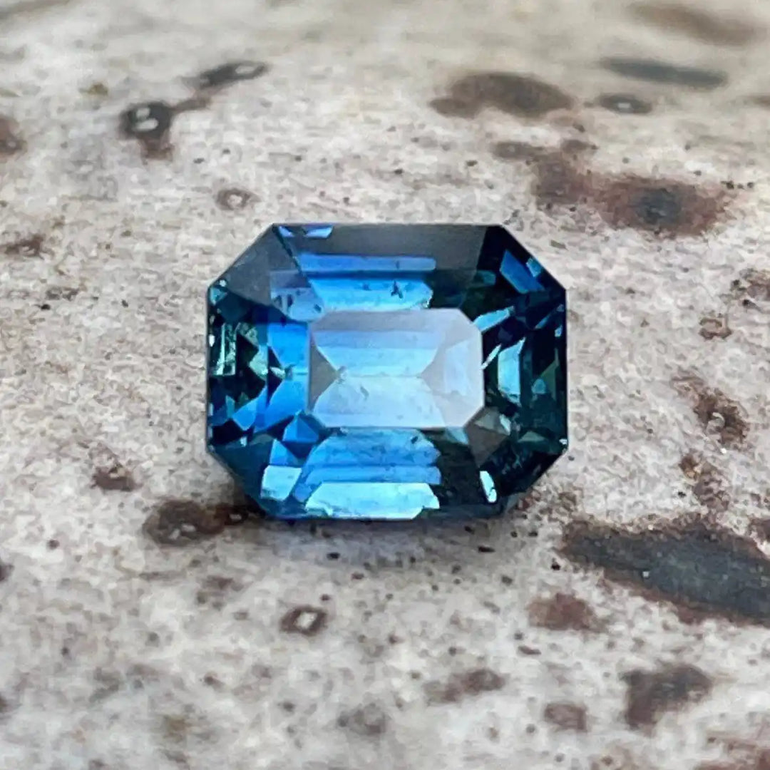 Teal Sapphire  1.10 Ct 1.10 Ct / Blue l Green / Natural Corundum Sapphire GEMSTONES