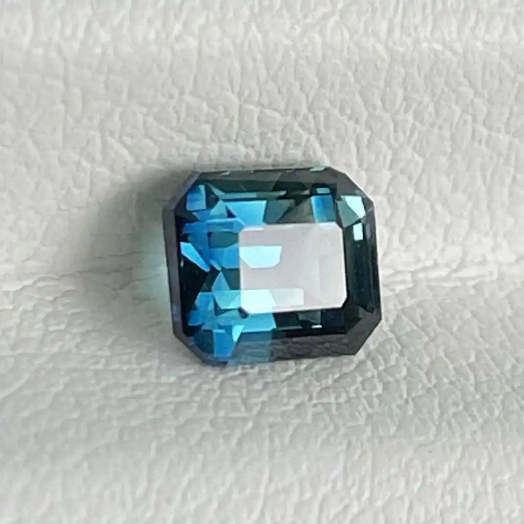 Teal Sapphire  1.12 Ct 1.12 Ct / Blue l Green / Natural Corundum Sapphire GEMSTONES