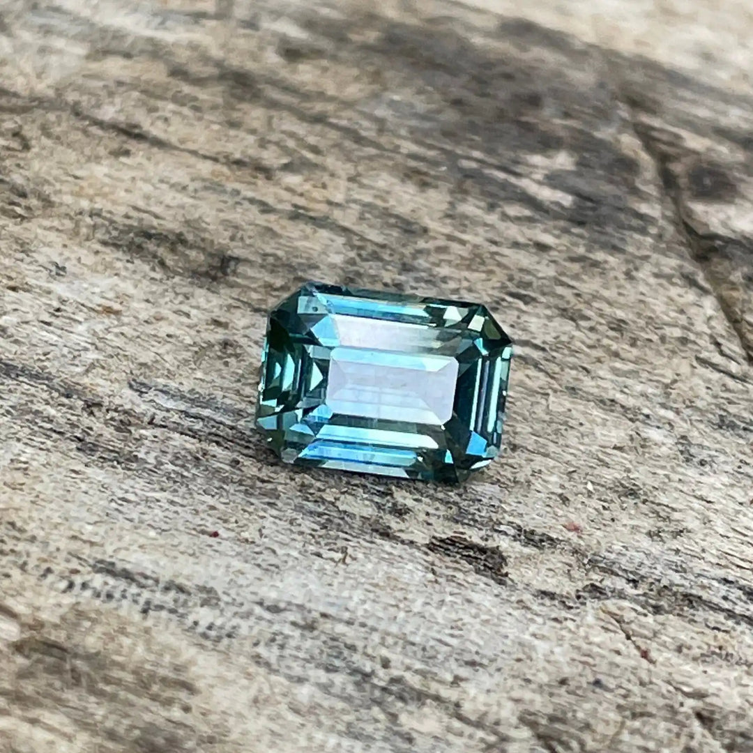 Teal Sapphire   1.12 Ct  GEMSTONES
