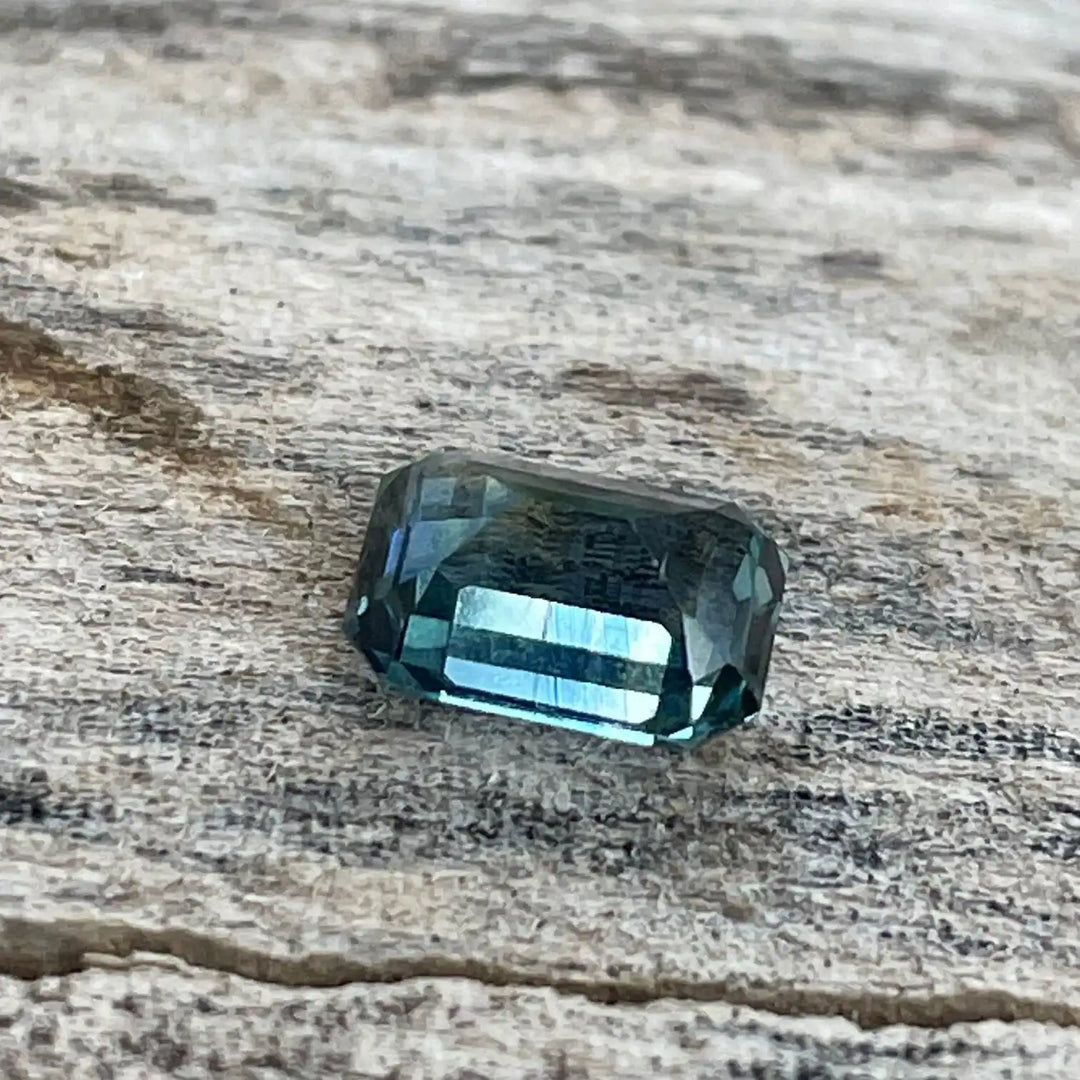 Teal Sapphire   1.12 Ct  GEMSTONES