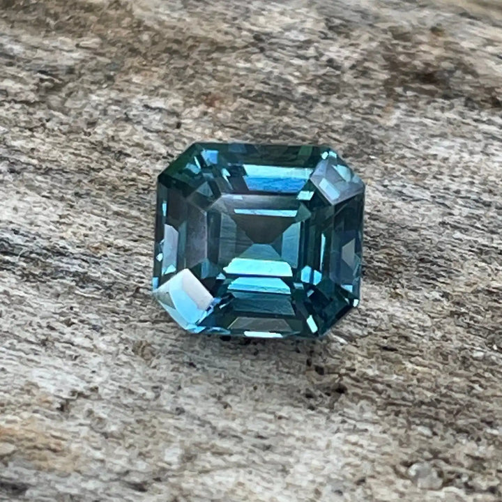 Teal Sapphire  1.20 Ct 1.20 Ct / Blue l Green / Natural Corundum Sapphire GEMSTONES