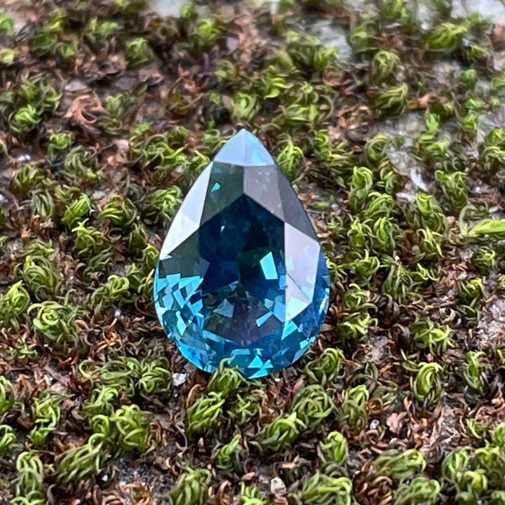 Teal Sapphire 1.35 Ct 1.35 / Blue l Green / Natural Corundum Sapphire GEMSTONES