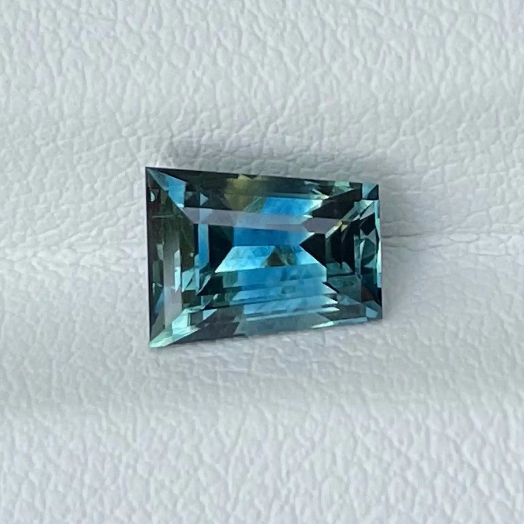 Teal Sapphire  1.45 Ct 1.45 Ct / Blue l Green / Natural Corundum GEMSTONES