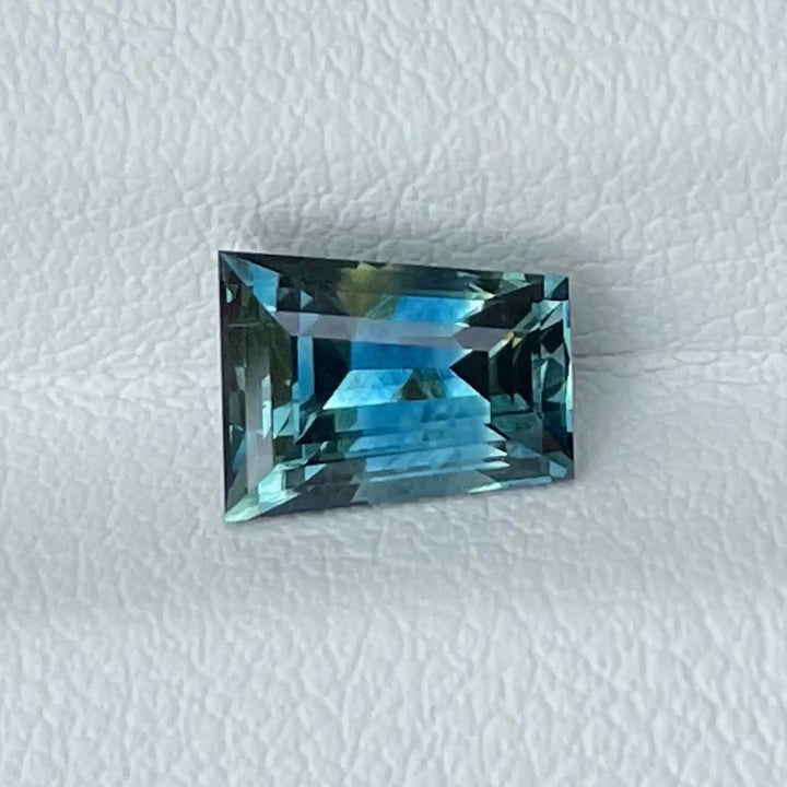Teal Sapphire  1.45 Ct 1.45 Ct / Blue l Green / Natural Corundum GEMSTONES