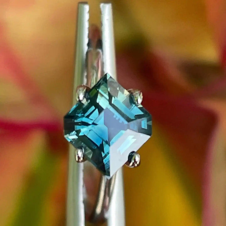 Teal Sapphire  1.53 Ct  GEMSTONES
