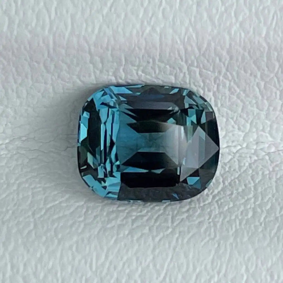 Teal Sapphire  1.54 Ct 1.54 Ct / Blue l Green / Natural Corundum Sapphire GEMSTONES