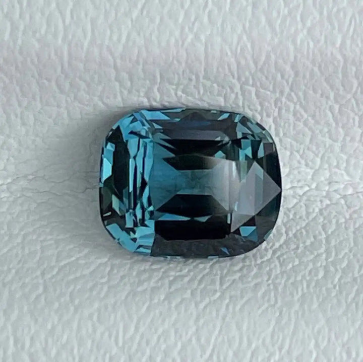 Teal Sapphire  1.54 Ct 1.54 Ct / Blue l Green / Natural Corundum Sapphire GEMSTONES
