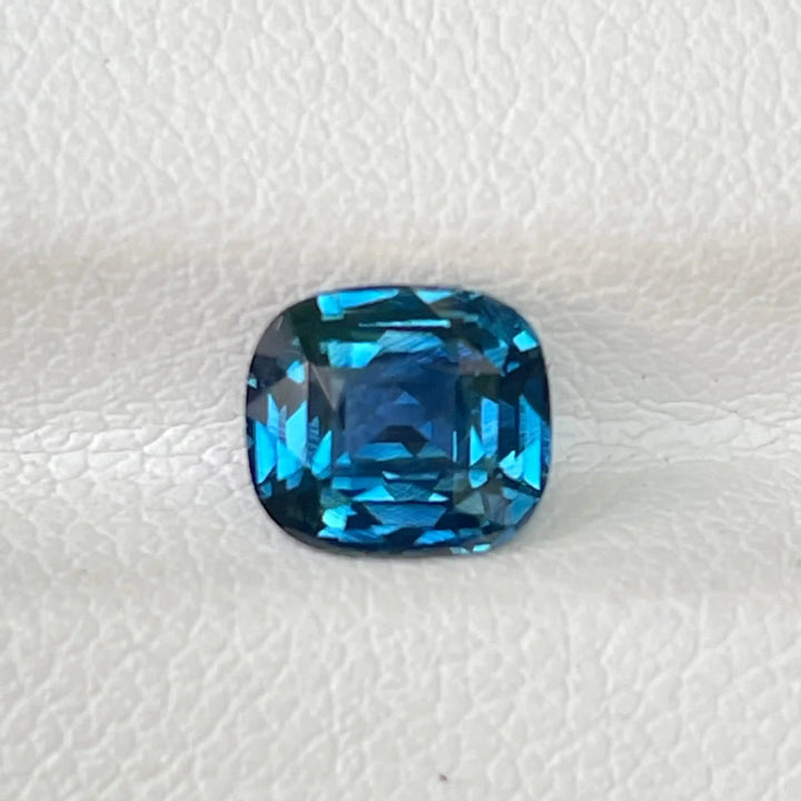 Teal Sapphire 1.55 CT 1.55 CT / Blue l Green / Natural Corundum Sapphire GEMSTONES