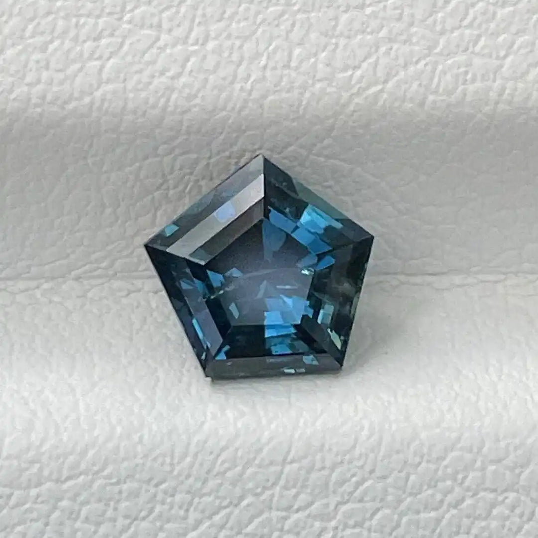 Teal Sapphire  1.58 Ct 1.58 Ct / Blue l Green / Natural Corundum Sapphire GEMSTONES