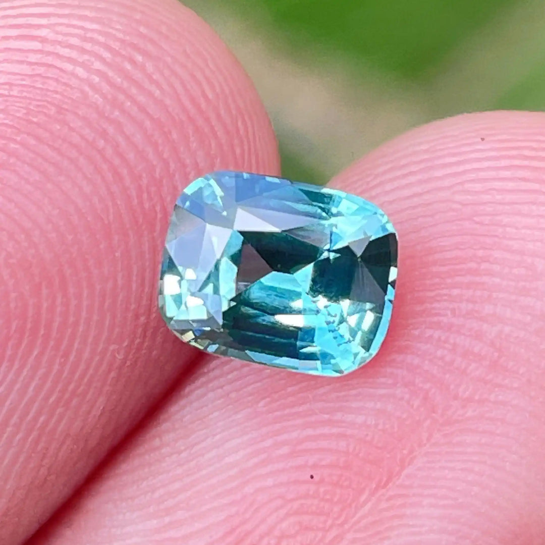 Teal Sapphire 1.60 Ct 1.60 Ct / Blue l Green / Natural Corundum Sapphire GEMSTONES