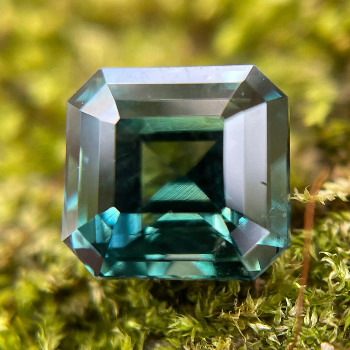 Teal Sapphire  2.04 Ct 2.04 Ct / Blue l Green / Natural Corundum Sapphire GEMSTONES