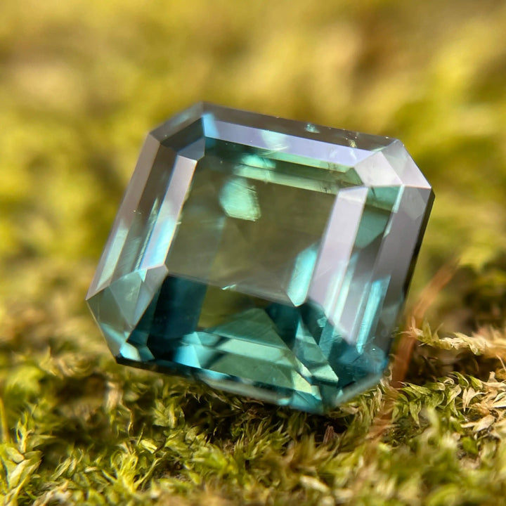 Teal Sapphire  2.04 Ct  GEMSTONES