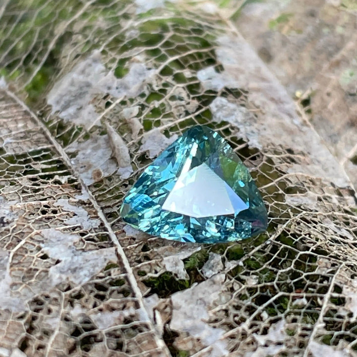 Teal Sapphire 2.0 Ct 2.0 Ct / Blue l Green / Natural Corundum Sapphire GEMSTONES