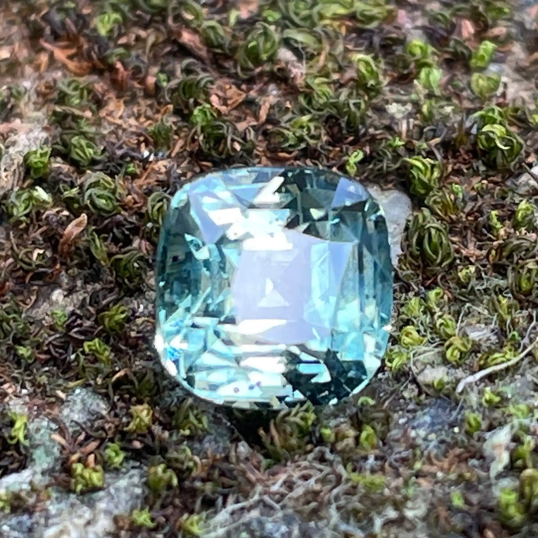 Teal Sapphire 2.10 Ct  GEMSTONES