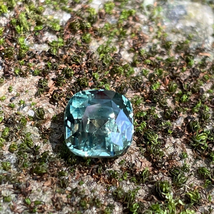Teal Sapphire 2.10 Ct  GEMSTONES