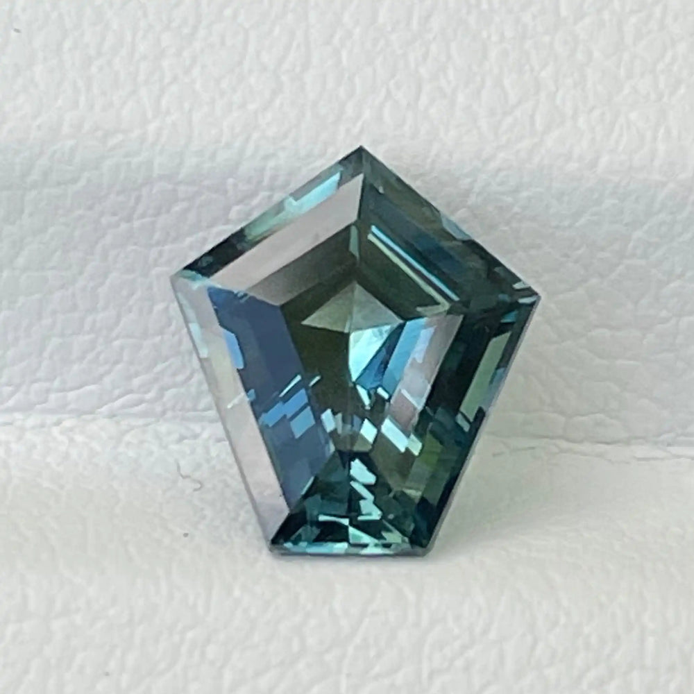 Teal Sapphire  2.36 Ct  GEMSTONES