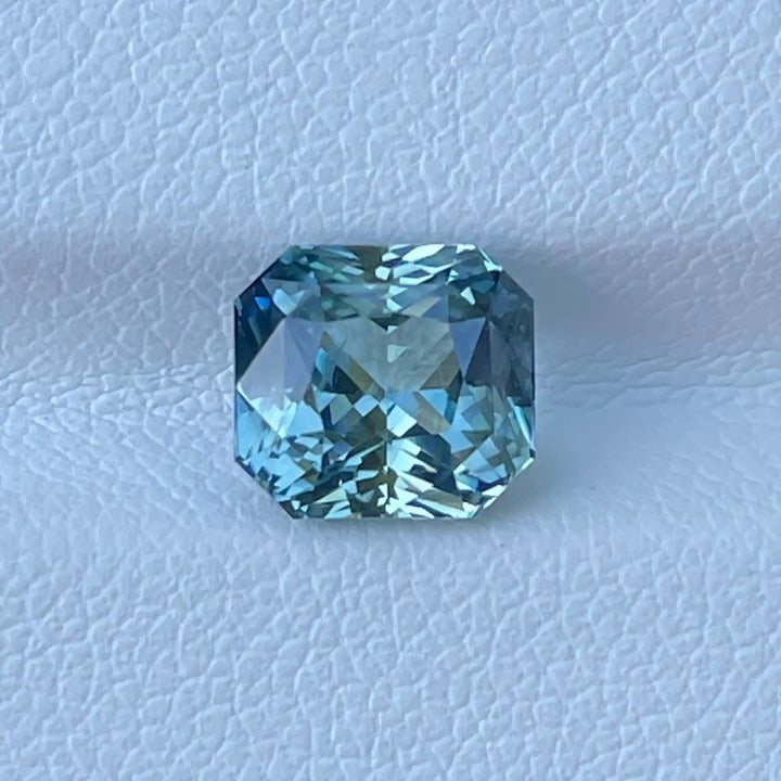 Teal Sapphire  2.50 Ct 2.5 Ct / Green l Blue / Natural Corundum Sapphire GEMSTONES