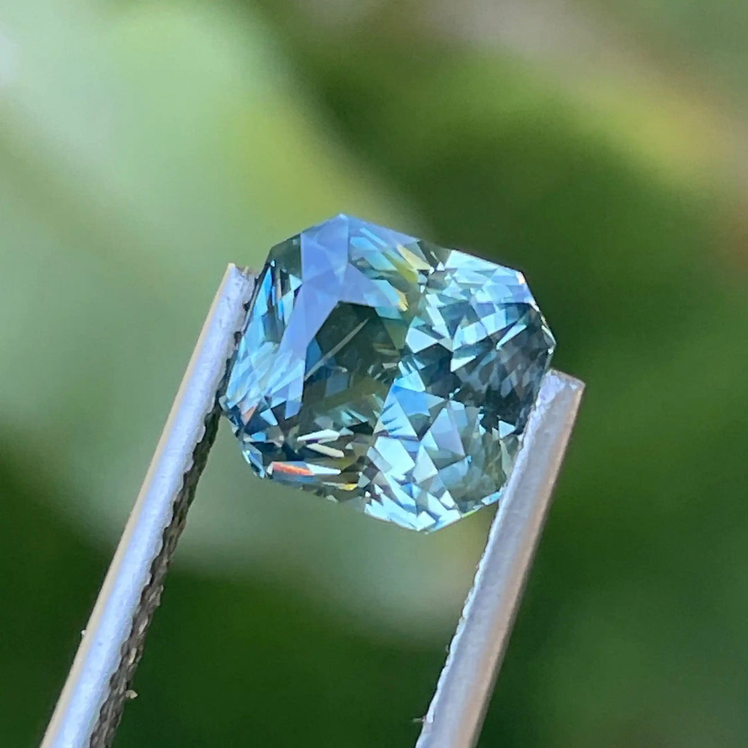 Teal Sapphire  2.50 Ct  GEMSTONES