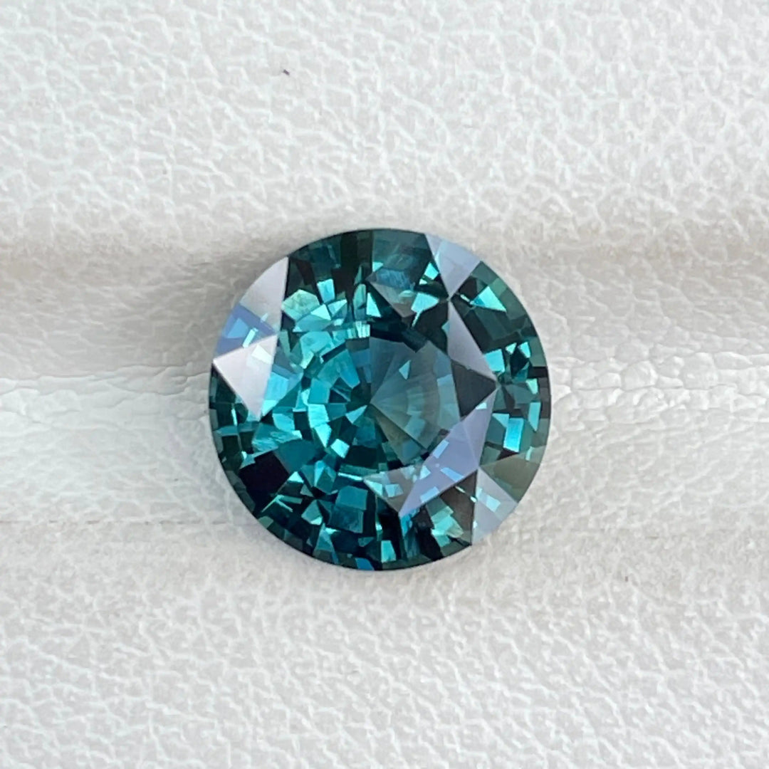 Teal Sapphire 2.58 Ct 2.58 CT / Blue l Green / Natural Corundum Sapphire GEMSTONES