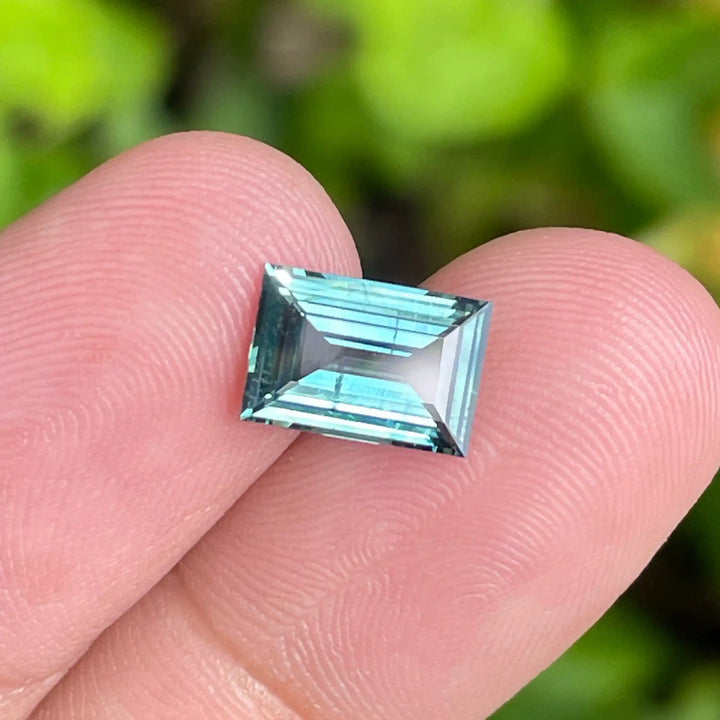 Teal Sapphire  2.5 CT 2.5 Ct / Blue l Green / Natural Crundum Sapphire GEMSTONES