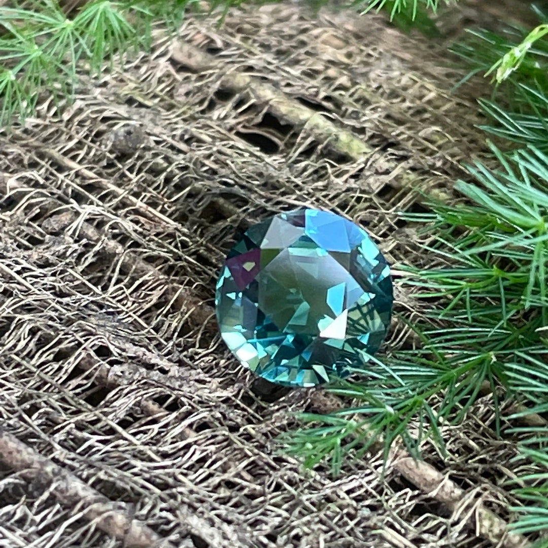 Teal Sapphire  2.60 Ct  GEMSTONES