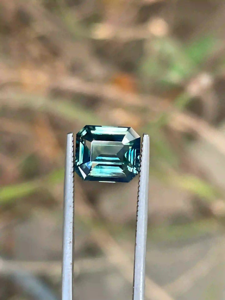 Teal Sapphire 3.08ct  GEMSTONES