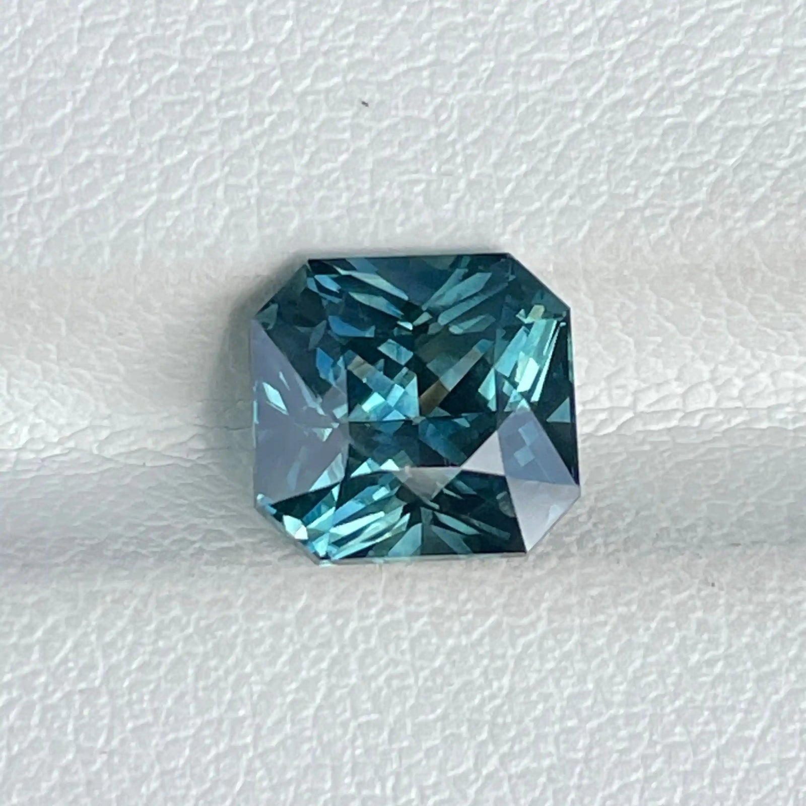 Teal Sapphire 3.17 CT 3.17 CT / BLUE l GREEN / Natural Corundum Sapphire GEMSTONES