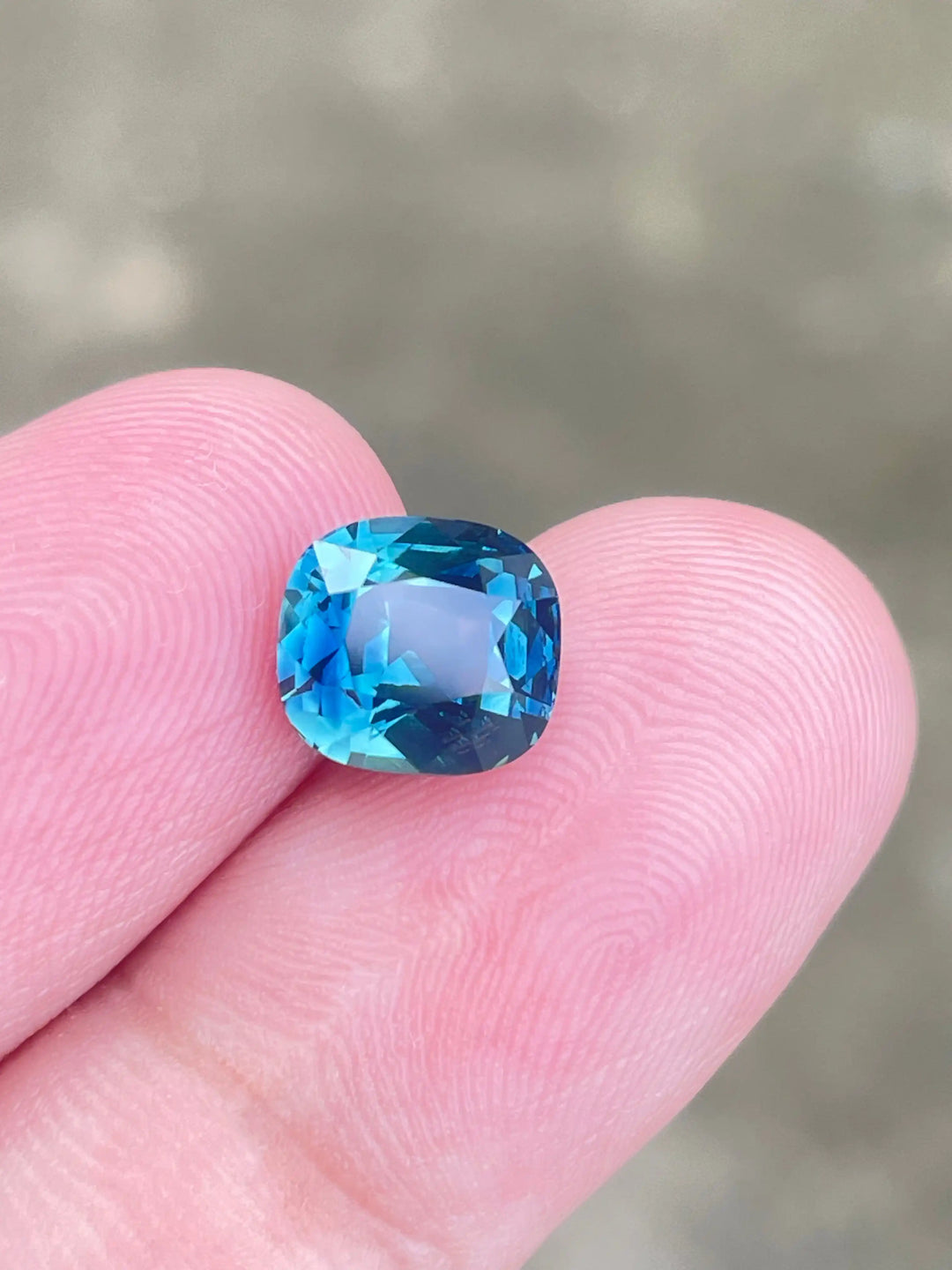 Teal Sapphire | 3.51CT | No Heat  GEMSTONES