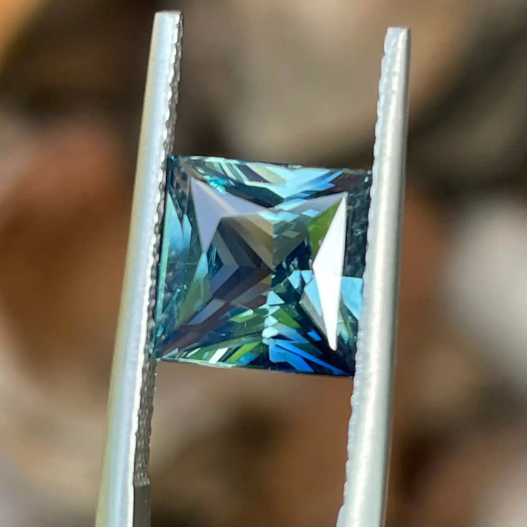Teal Sapphire 4.54 Cts 4.54 Ct / Greenish Blue / Natural Corundum Sapphire 