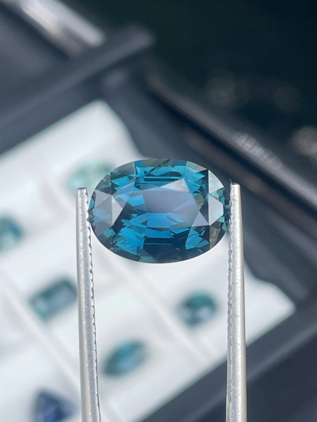 Teal Sapphire | 5.51 CT | No Heat  GEMSTONES